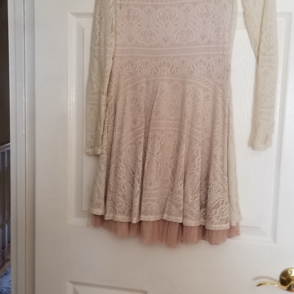 Dress - Picture 4 of 4